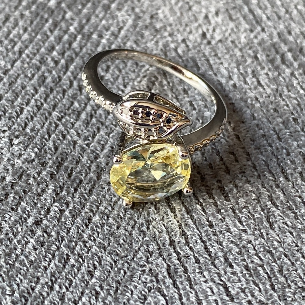 Yellow Stone and Silver Tone Setting Ring Size 6 New - Picture 11 of 14